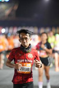 BIB: 20010
                            <button type="button" onclick="openModal(19605838)" class="btn btn-primary btn-sm float-right btn-popup" data-toggle="modal" data-target=".modal-high-quality">
                        <i class="fas fa-shopping-cart"></i> Add to Cart
                    </button>
                                            <button type="button" onclick="isThisMe(19605838, true)" class="btn btn-success btn-sm float-right btn-popup btn-isme hidden" data-toggle="tooltip" data-placement="bottom" title="นี่คือรูปของคุณใช่ไหม คลิกที่นี่เพื่อเอาเข้าอัลบั้ม">
                        <i class="fas fa-plus"></i> Add to album
                    </button>
                    <button type="button" onclick="isThisMe(19605838, false)" class="btn btn-warning btn-sm float-right btn-popup btn-isnotme hidden">
                        <i class="fas fa-ban"></i> Remove from album
                    </button>
